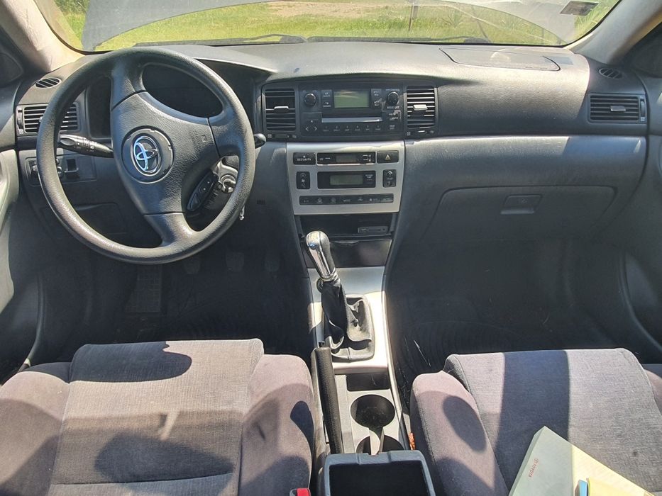 Dezmembrez toyota corolla