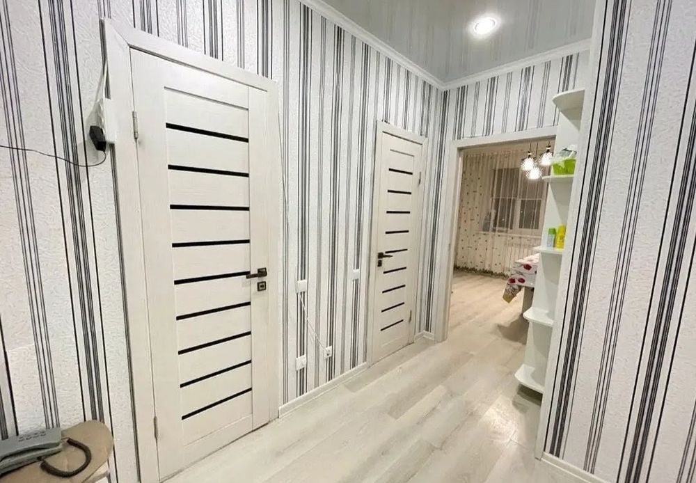 Продается 2 х ком кв Абылайхана 1г