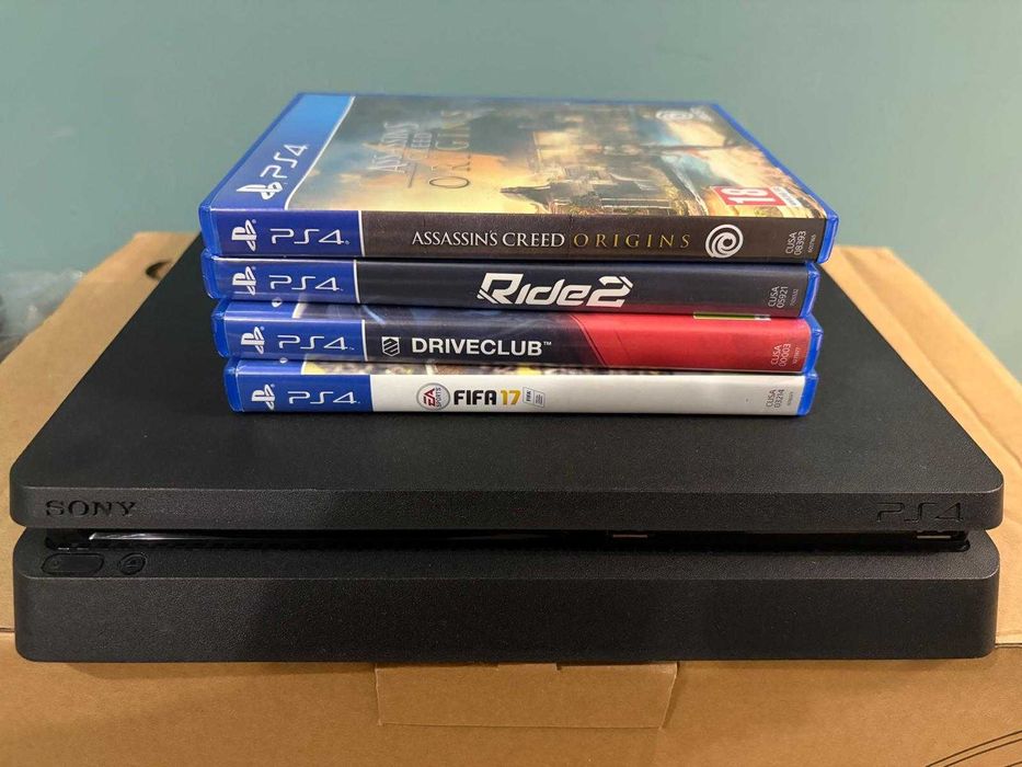 Consola PS4 Slim 500GB + 2 controllere originale V2 - Stare excelenta