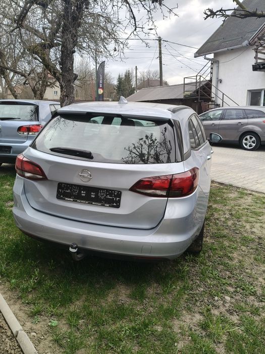 Vând Opel Astra K