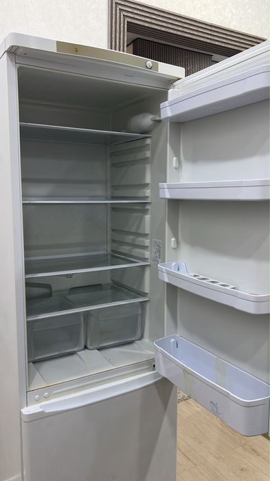 Indesit холодильник