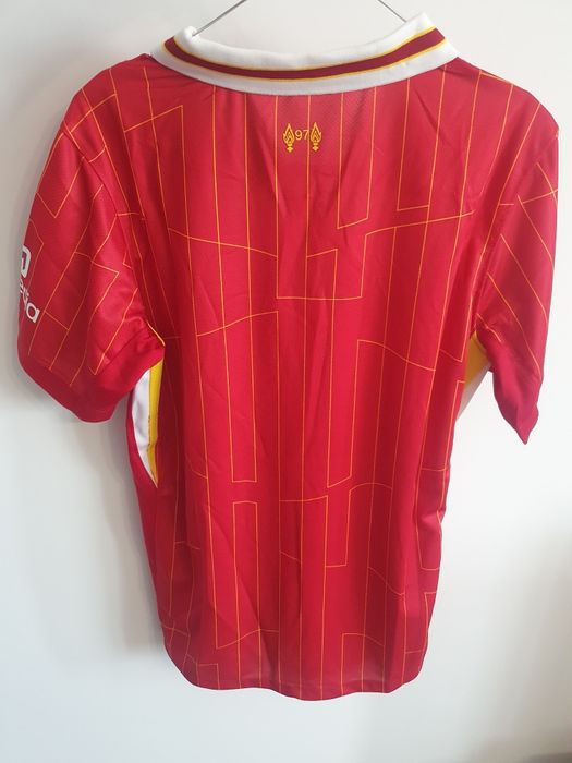 Tricou Liverpool sezon nou premier league