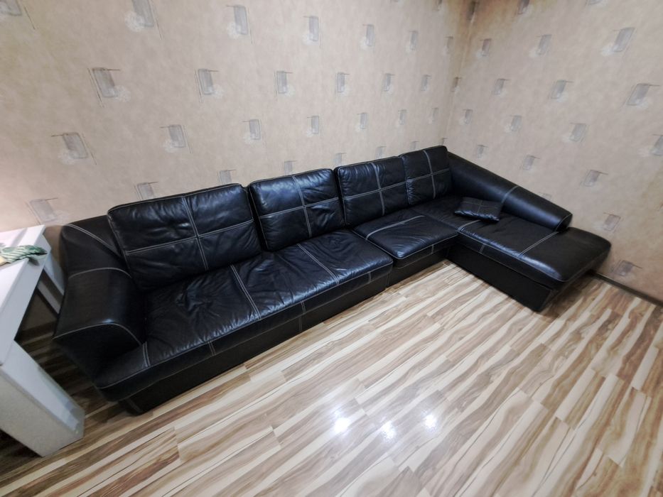 Диван кожаный угловой черный