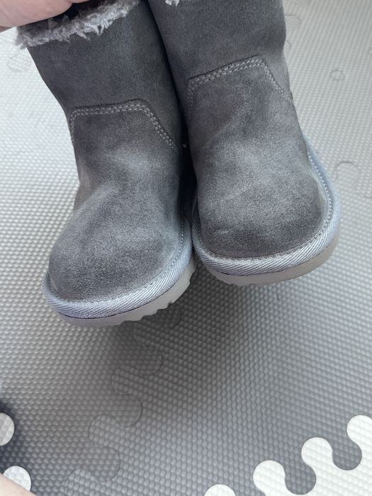 Ghete ugg marimea 24