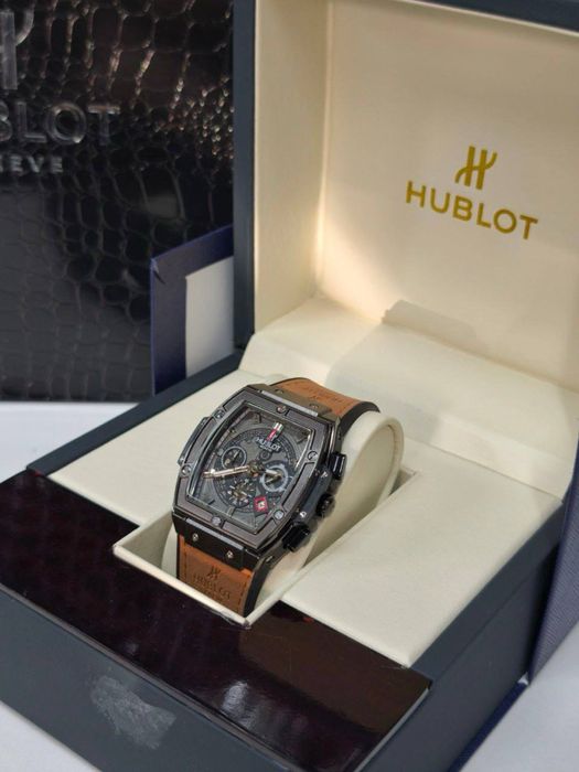 Часы HUBLOT Chronograph