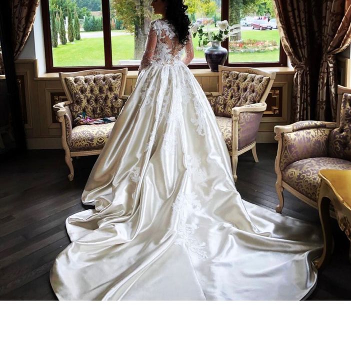 Vând rochie de mireasă