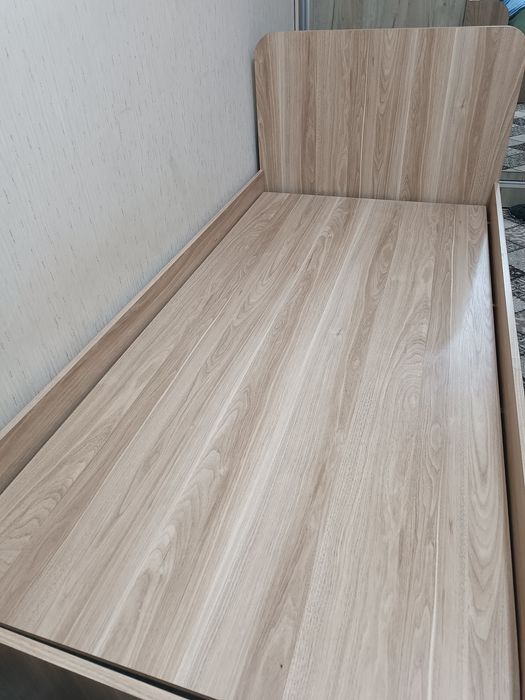 Односпальная кровать