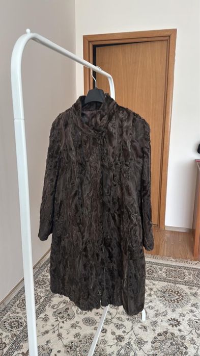 Шуба натуральная каракуль