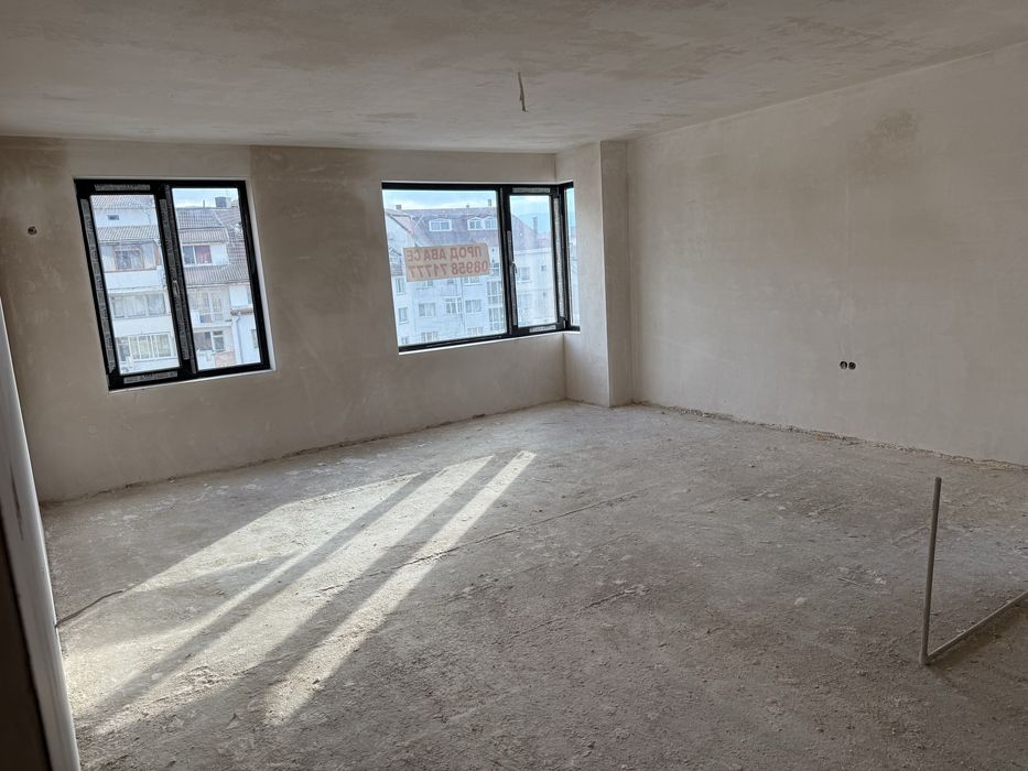 Двустаен апартамент 88кв.м кв.БОРОВЕЦ ул.Росица 7