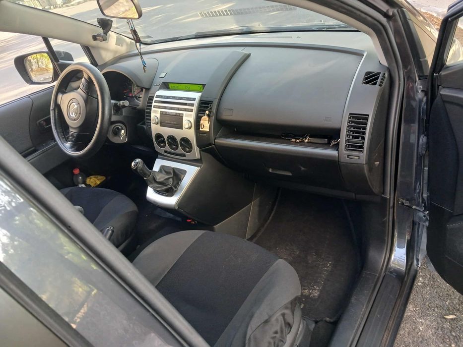 Продавам Мазда 5