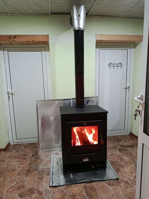 Камина на дърва 14,6W-като нова