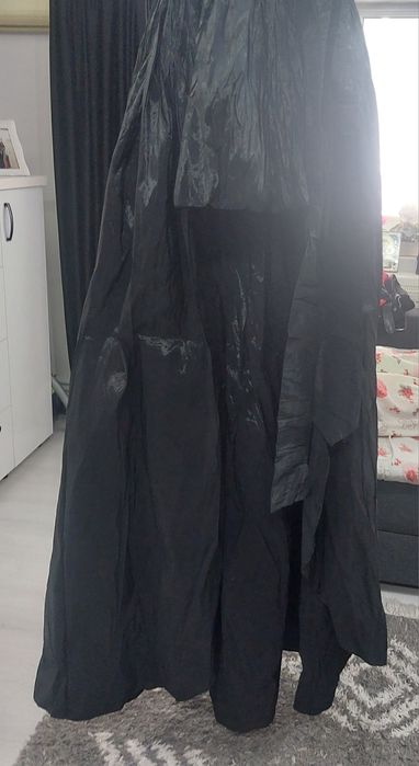 Rochie neagră cu trena S