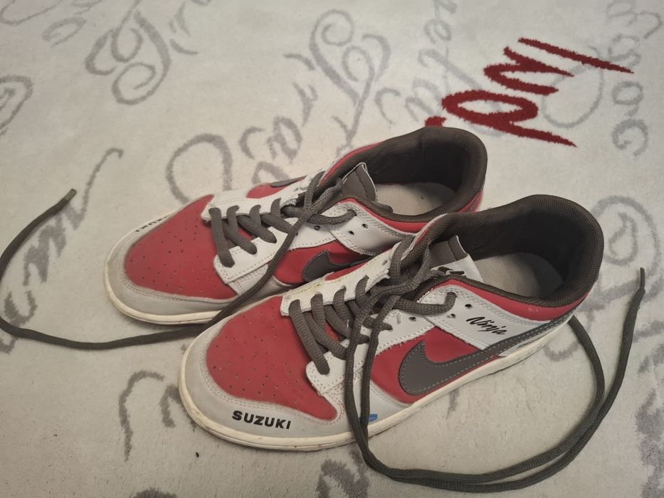 Продам кроссовки