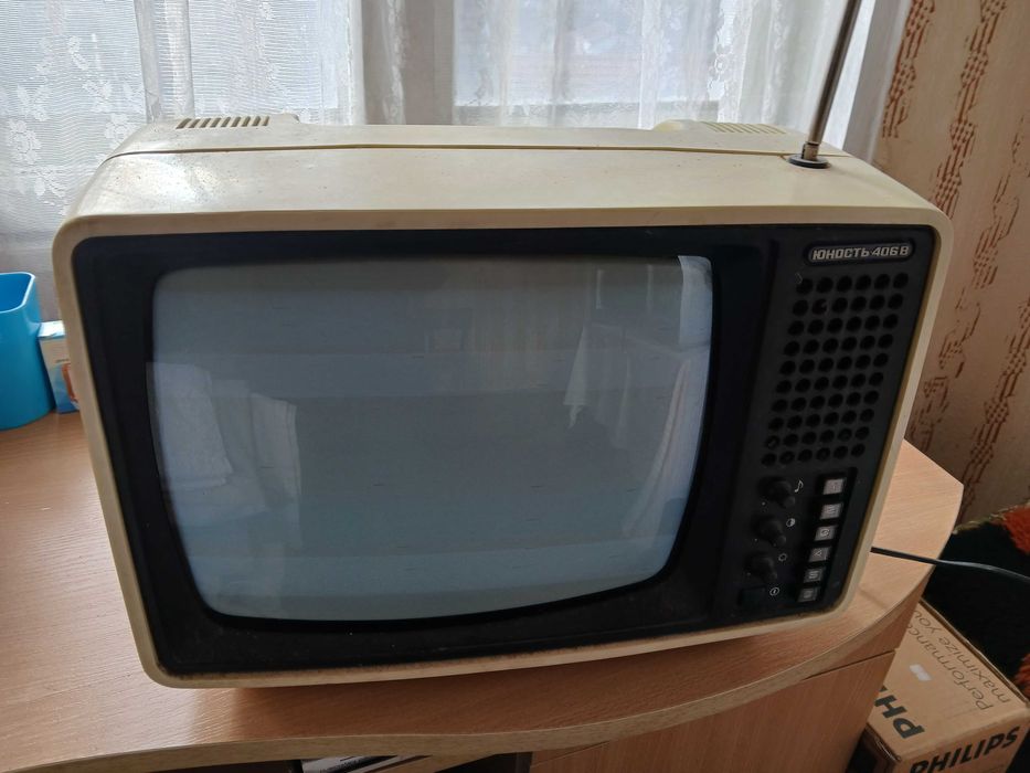 Телевизор " Юност"
