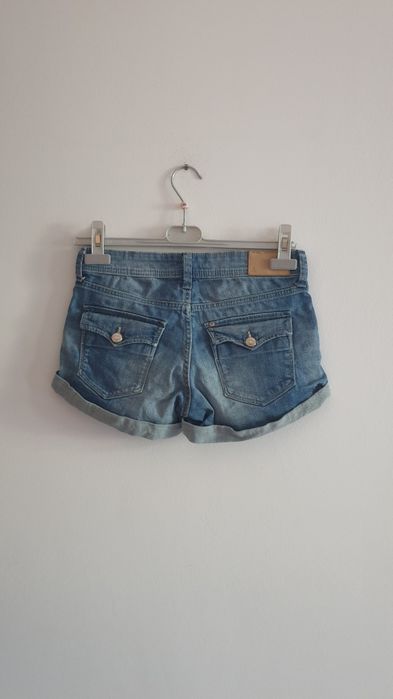 2 Pantaloni scurti XS (H&M, Kik)