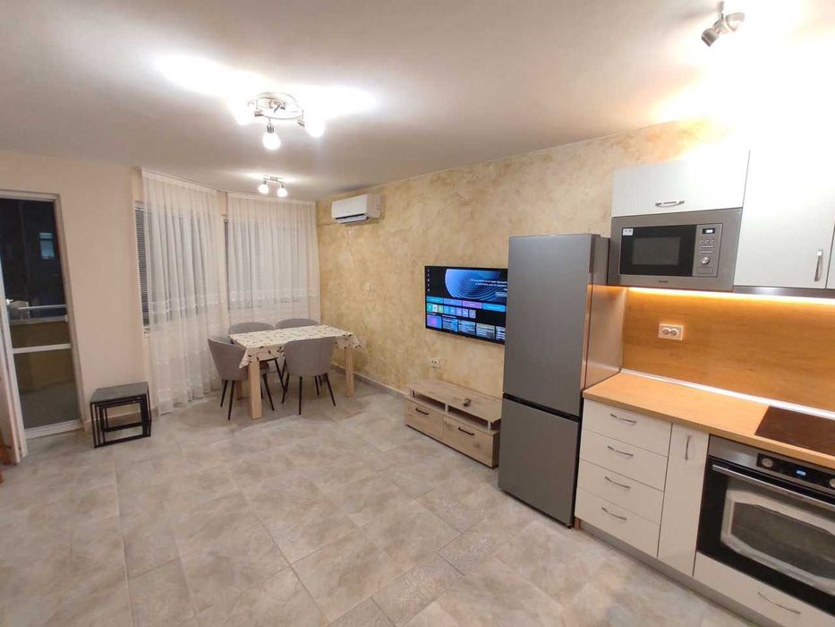 Продава се Двустаен апартамент в Пловдив, Въстанически - 74 кв.м за 1137 €/кв.м - Снимка #1