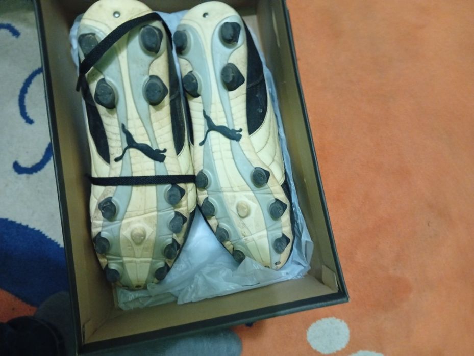 Vând pereche de crampoane