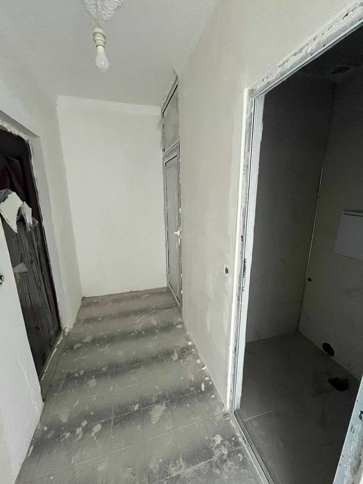 Продава гарсониера в ж.к. Изток блок 30