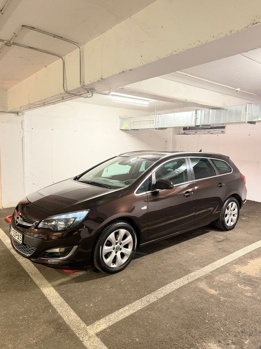 Opel Astra J Sports Tourer 2015