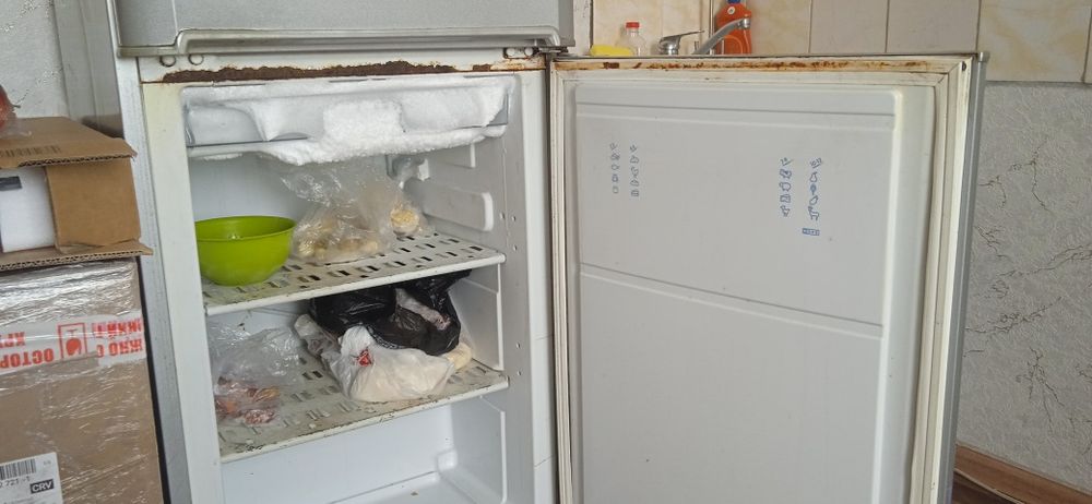 Продам Холодильник б/у