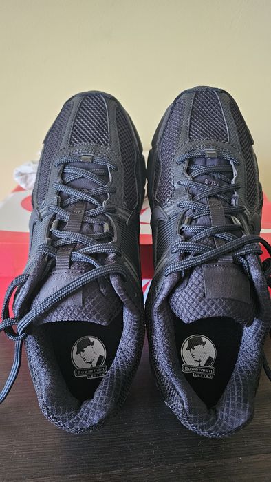 Nike vomero 5 ..