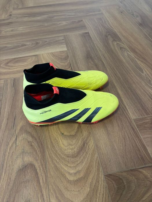 Ghete fotbal Adidas mărimea 40