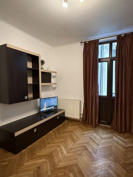 2 camere- Piata Rosetti/ Universitate de inchiriat