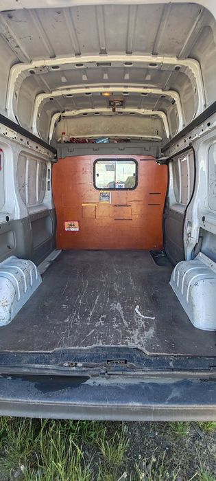 Vând Renault Trafic