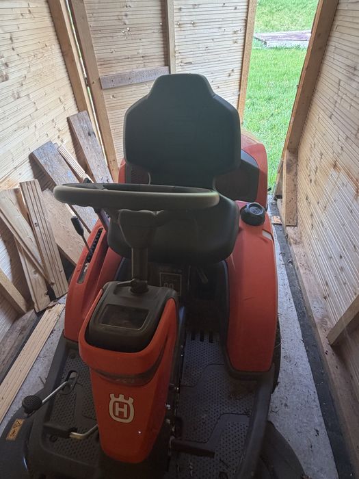 Vand tractor tuns iarba Husqvarna Rider R 320X AWD 4x4 CU masa de taiere