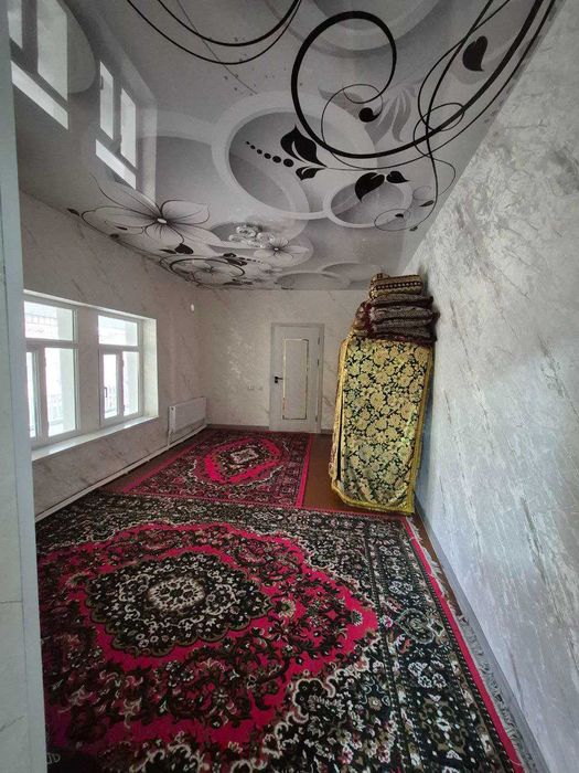 Barcha qulayliklarga ega Hovli sotiladi