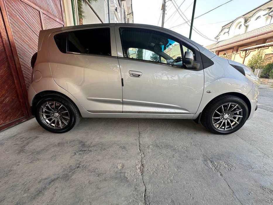 Продается Автомобиль Chevrolet Spark 2017 года! Цвет Серый (Gan)