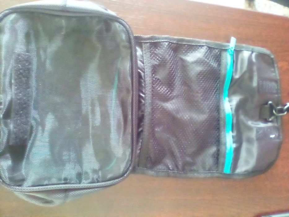 Дамска чанта и Мъжки несесер Gillette