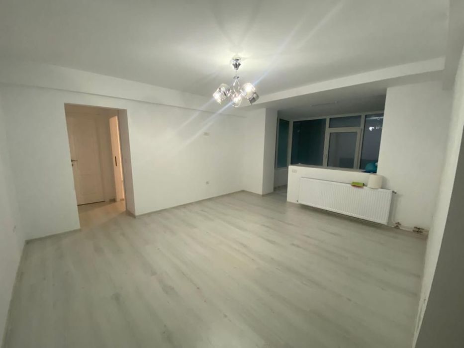 Vand apartament 2 camere parter zona gara