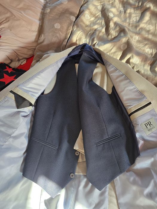 Costum elegant de barbati