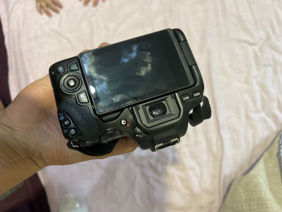 Canon 250D в отличном состояний