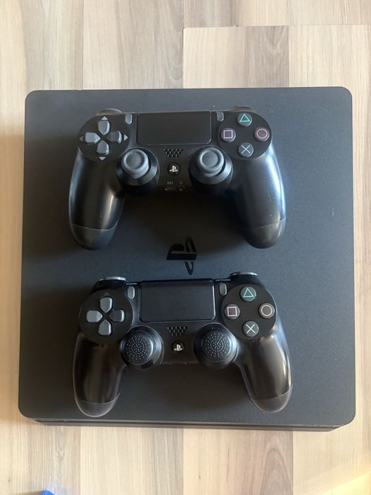 PS4 Slim 500GB + 2 оригинални джойстика + GTA V + FIFA 23