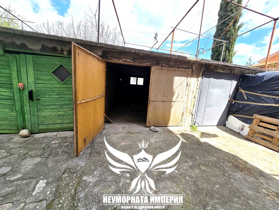 Под наем двустаен апартамент 40кв.м. на партер с гараж 20кв.м. в Асеновград кв.Изток