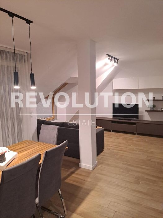 Дава се под наем Четиристаен апартамент в Пловдив, Мараша - 120 кв.м за 550 € - Снимка #1