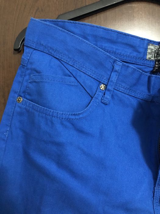 Blugi Bershka albastru cobalt