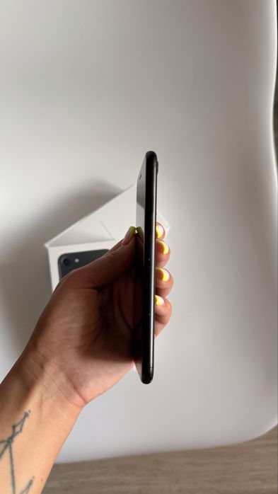 Айфон 7, 32 GB, чёрный цвет
