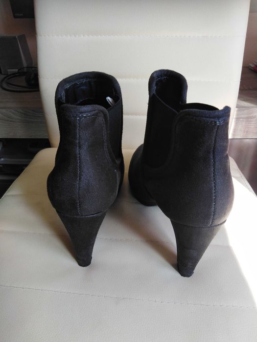 Дамски боти на ток