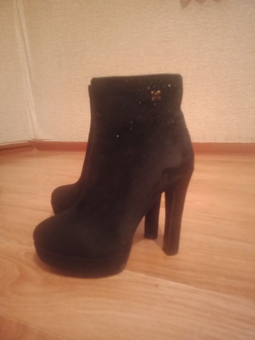 Продается женская обувь