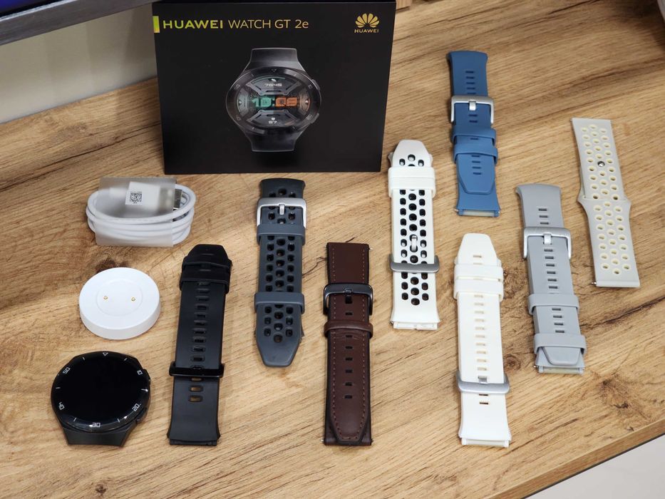 Смарт часовник Huawei GT2e с 8 каишки, пълен комплект