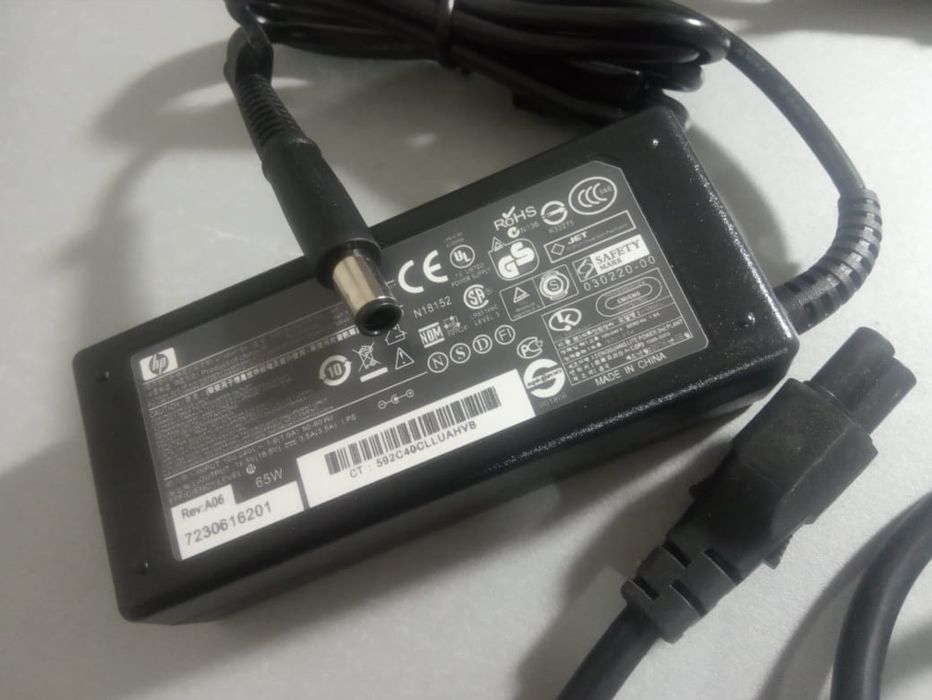 (НР) HP на ноутбук (блок питания - зарядка - шнур)