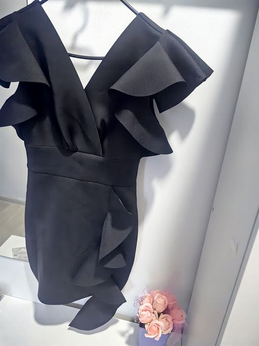 Черна къса рокля