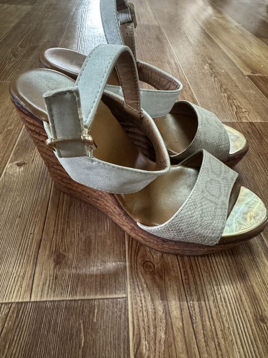 Туфли 38 размер, босоножки 37 размер