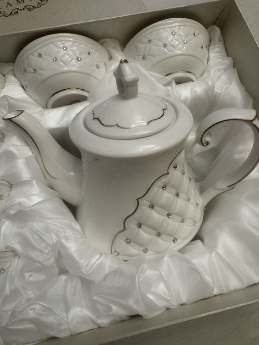 Продам новый чайный сервиз