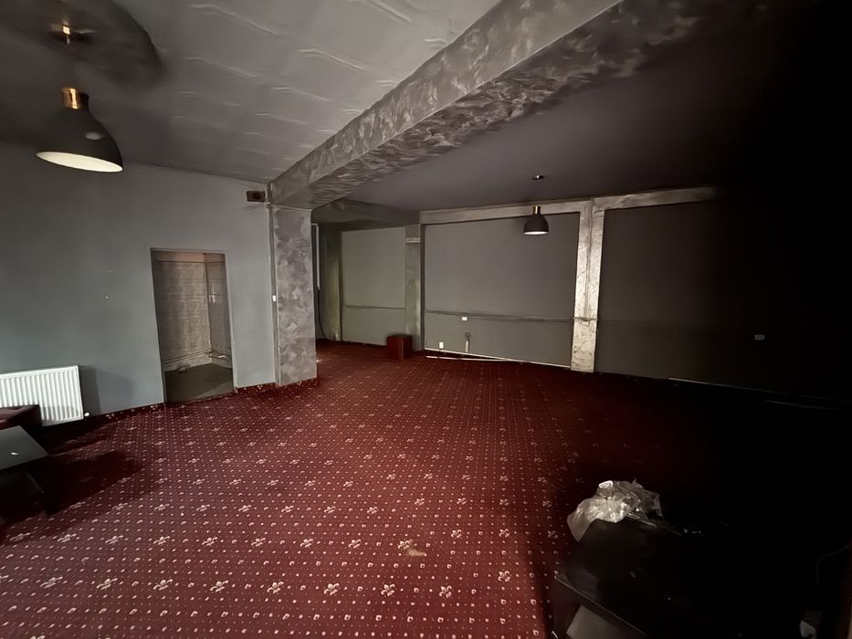 De Inchiriat Spatiu Comercial Central.