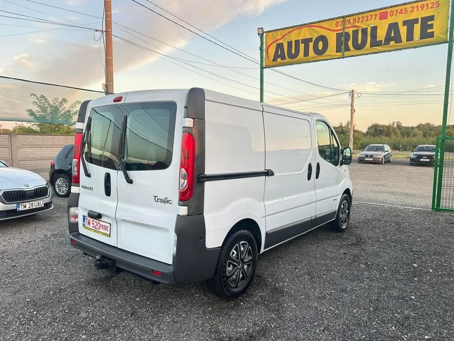 RENAULT Trafic 2011 — imagine 3