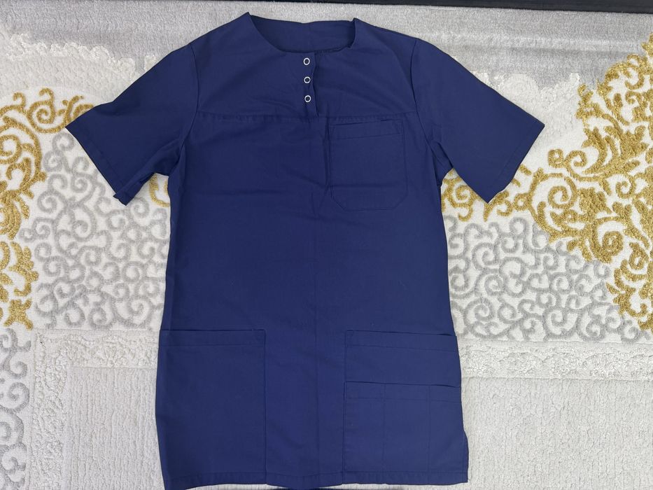 Продам медицинский комплект и чепчик